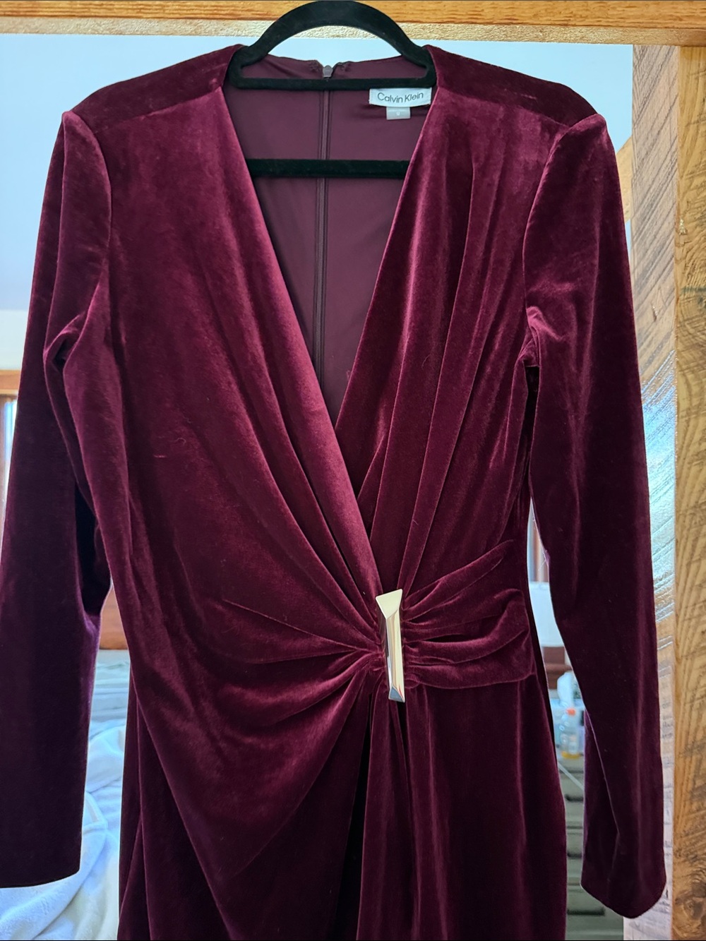 Calvin Klein Women’s Deep Burgundy Velvet Twist-Front Long Sleeve Dress